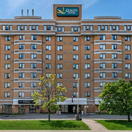 Quality Inn And Suites Montreal East Exteriör bild