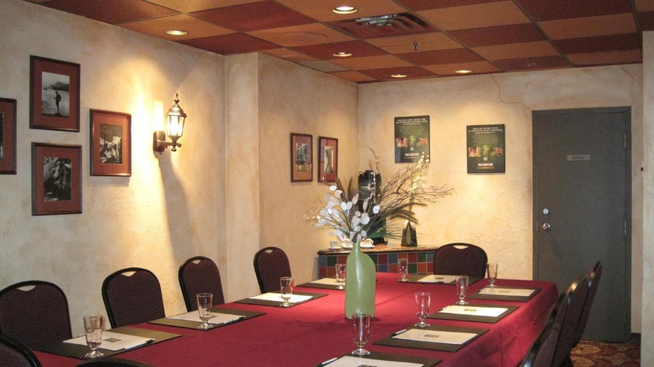 Quality Inn And Suites Montreal East Exteriör bild