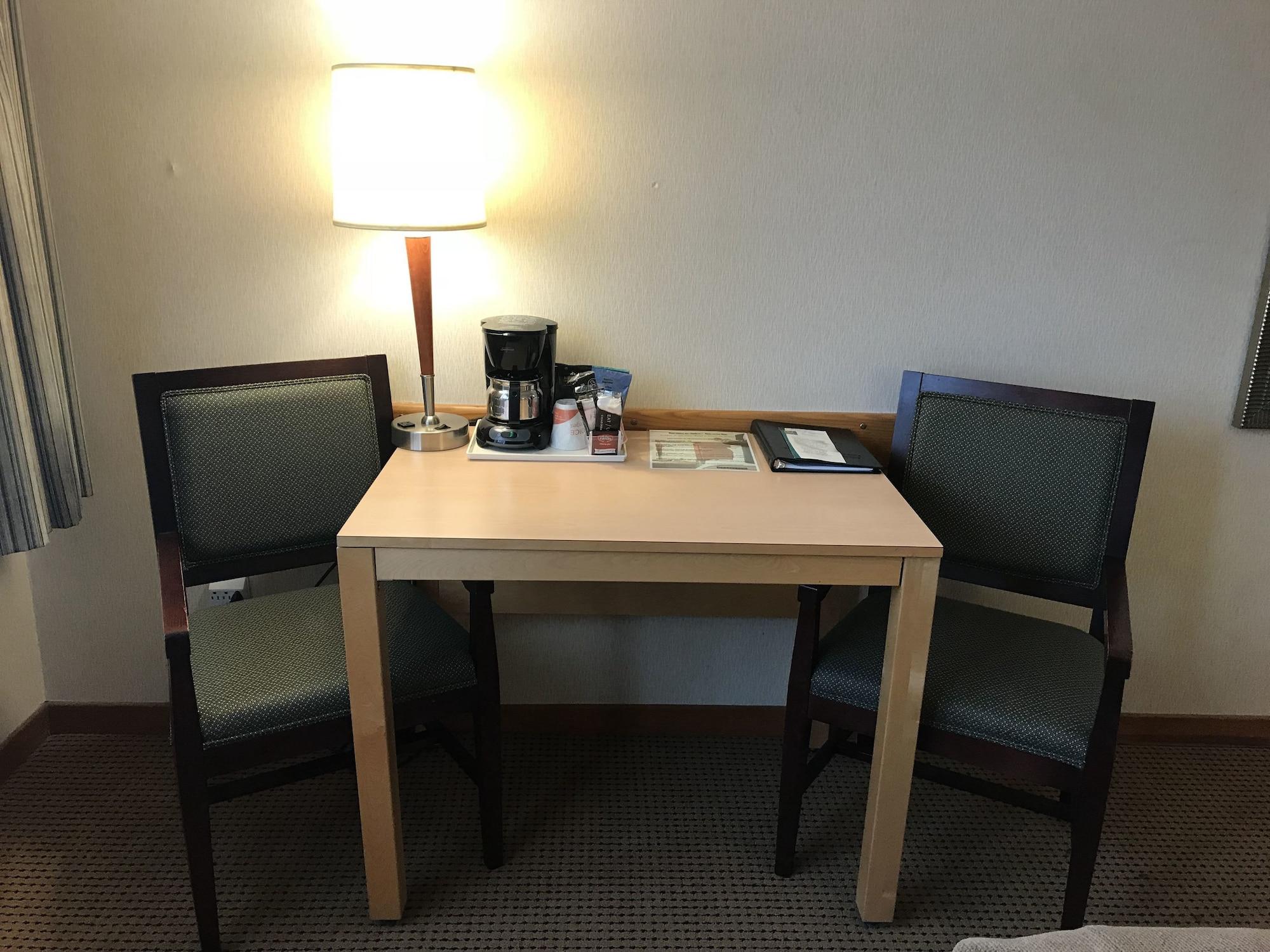 Quality Inn And Suites Montreal East Exteriör bild