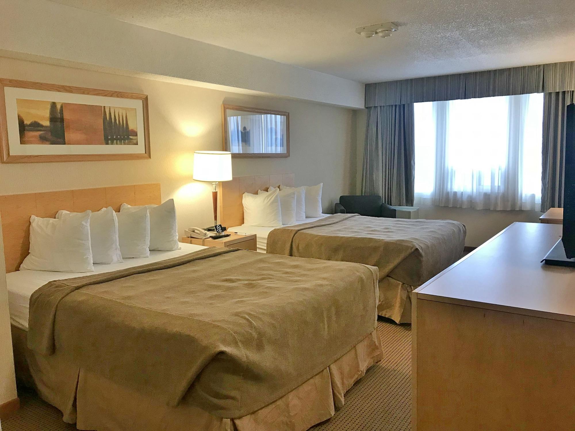 Quality Inn And Suites Montreal East Exteriör bild