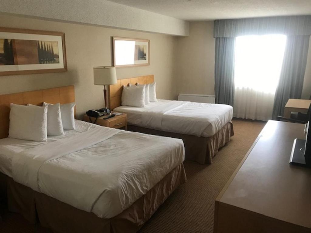 Quality Inn And Suites Montreal East Exteriör bild