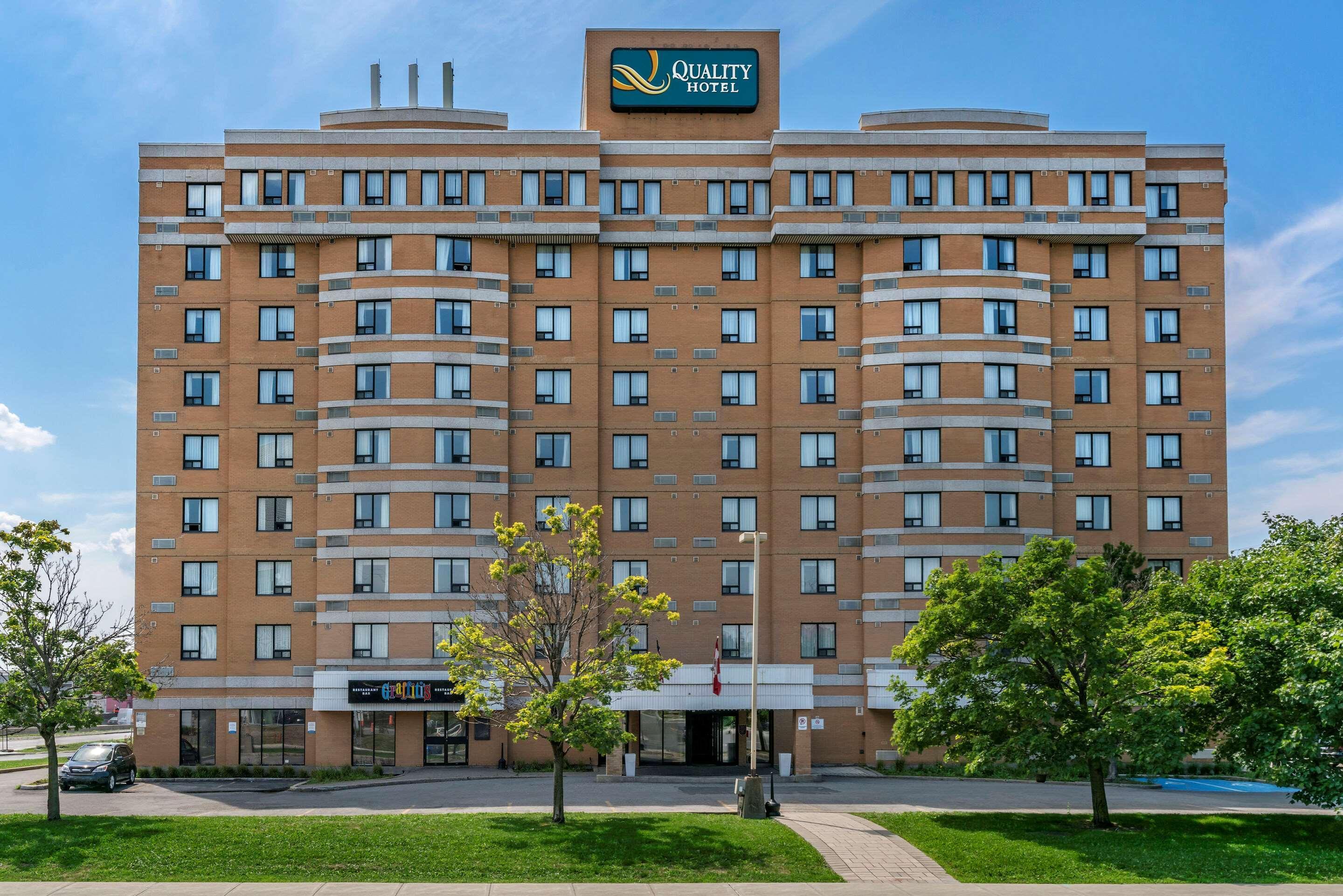 Quality Inn And Suites Montreal East Exteriör bild