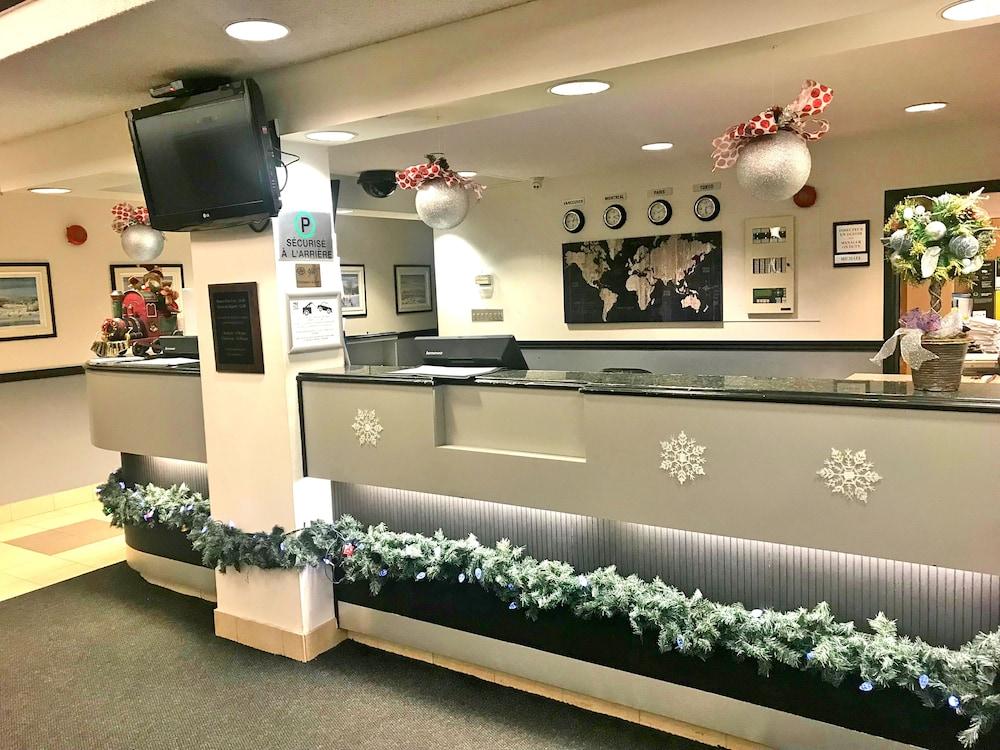 Quality Inn And Suites Montreal East Exteriör bild