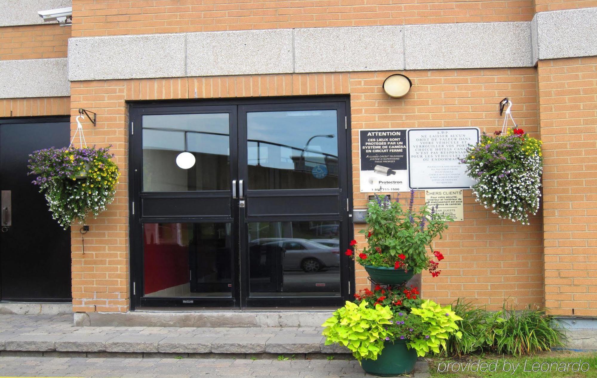 Quality Inn And Suites Montreal East Exteriör bild